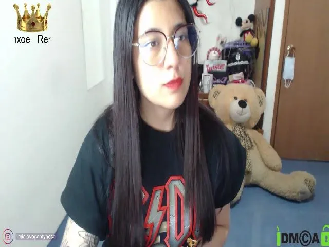 Live sex webcam photo for Miahot21 #263476608