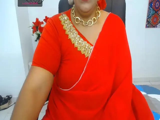 Live sex webcam photo for IndianMama #257662348