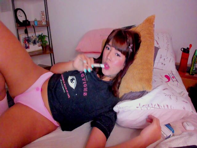 Live sex webcam photo for kittennmoon #259783331