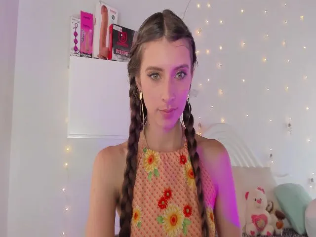 Live sex webcam photo for AlessaKitty #254259540