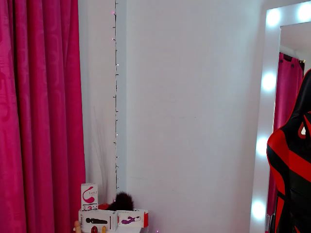 Live sex webcam photo for Kimmy_Vampire #260794663