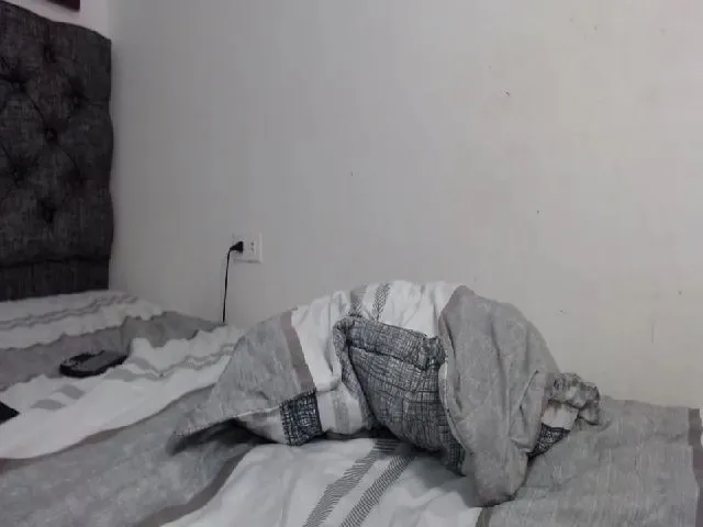 Live sex webcam photo for Andrea_greey #259681447