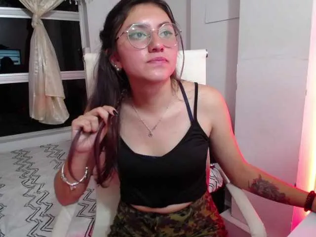 Live sex webcam photo for Diamond-Valer #241086522
