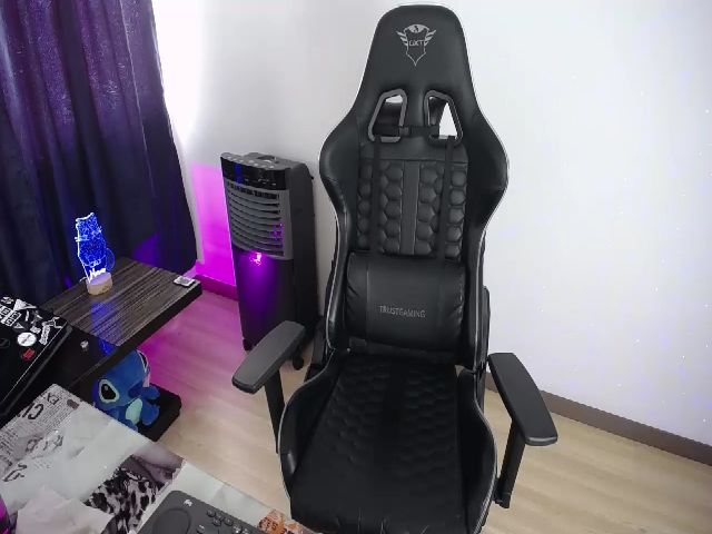 Live sex webcam photo for BiancaMiller #256894134