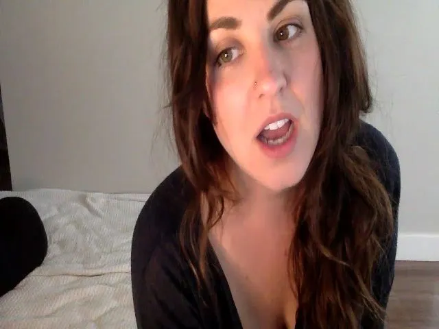 Live sex webcam photo for PennieGold #262450564