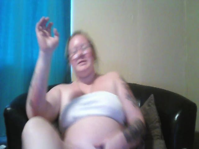 Live sex webcam photo for BrooklynFox93 #255182682