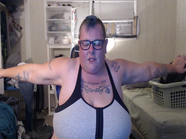 Live sex webcam photo for PunkChick420 #263560434