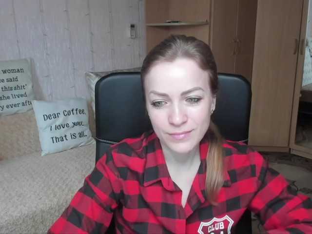 Live sex webcam photo for CherishSia #240995403