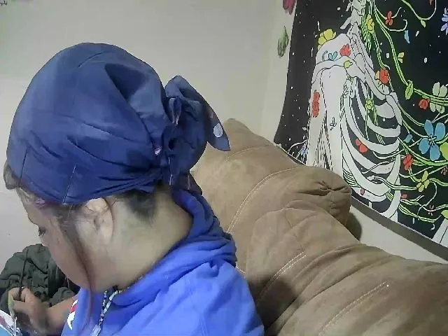 Live sex webcam photo for Lilmisspurp #256209766