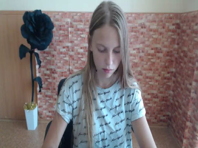 Live sex webcam photo for SshyTeen #259804454