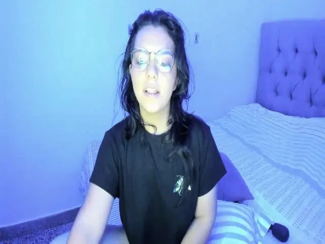 Live sex webcam photo for thays_mawakye #265236814
