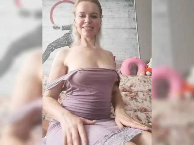 Live sex webcam photo for CathyPretty #249233672