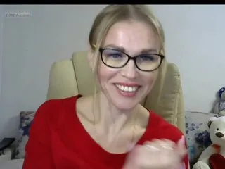 Live sex webcam photo for Lisa1225 #240779484