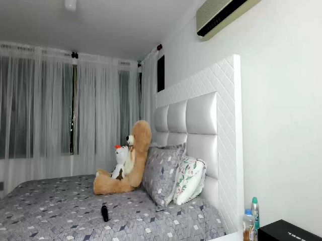 Live sex webcam photo for Einnyn_sweet #254336060