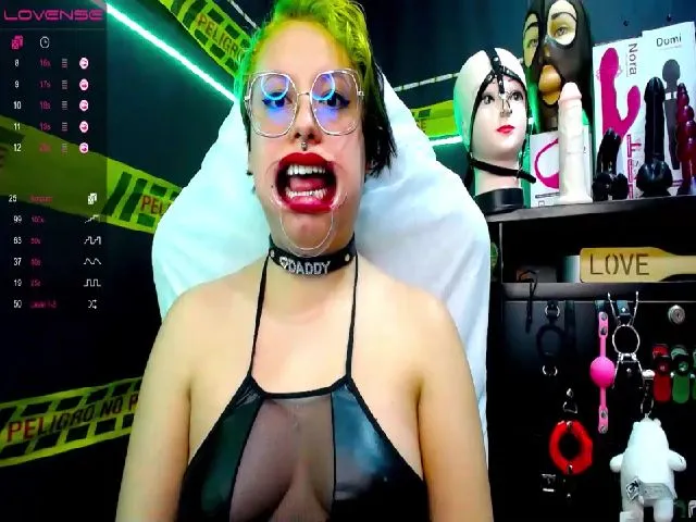 Live sex webcam photo for Rubi_slave #259909911