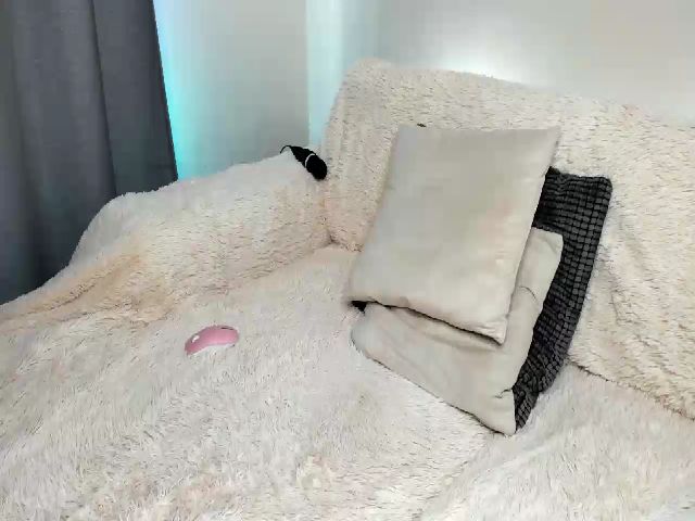 Live sex webcam photo for Urblonde #262473754