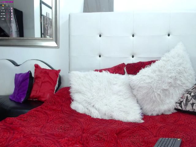 Live sex webcam photo for Arabelajoys #259593502