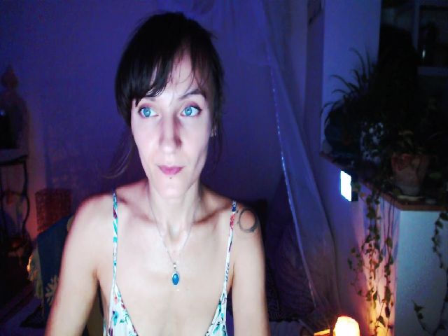 Live sex webcam photo for Beth_ #254299347