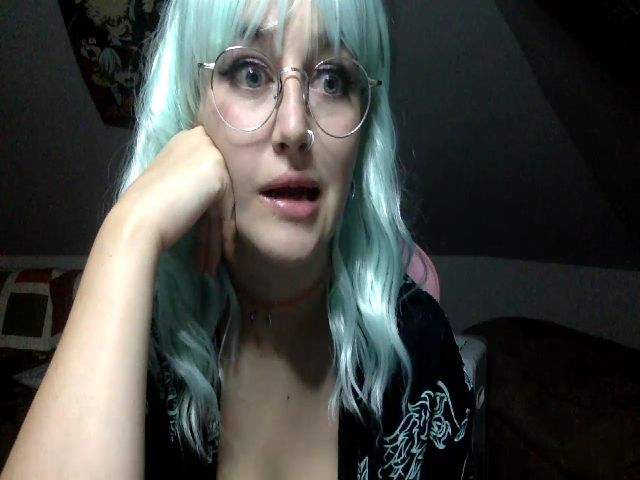 Live sex webcam photo for KinkyKitsune9 #259684497