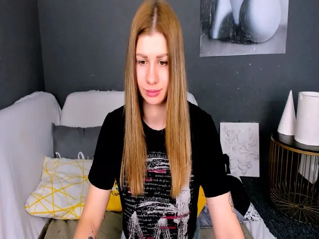 Live sex webcam photo for JuicyHelenX #259017219