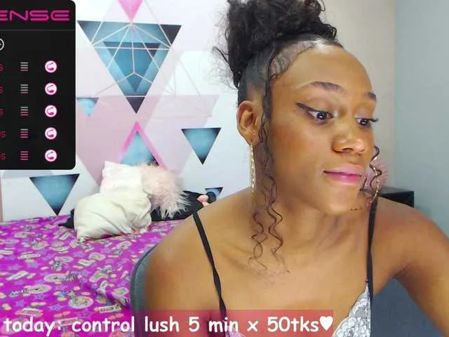 Live sex webcam photo for LilaFacchini #241529297