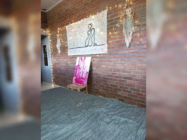 Live sex webcam photo for selenagoddess #261895110