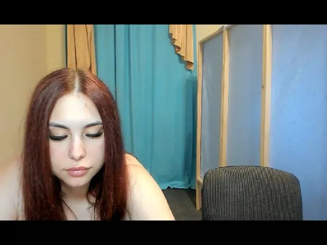 Live sex webcam photo for BeautiAmber #257383018
