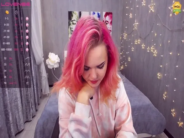 Live sex webcam photo for KerryBlair #259778430