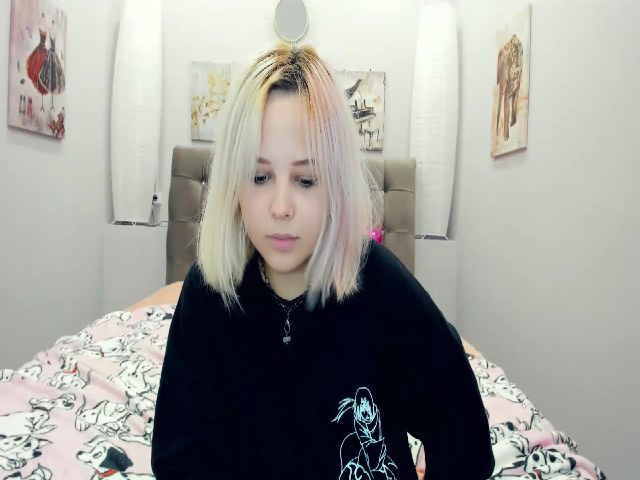 Live sex webcam photo for Helokit #261843354