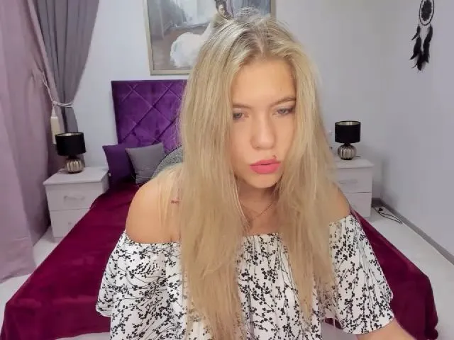 Live sex webcam photo for BrownieFay #256192331