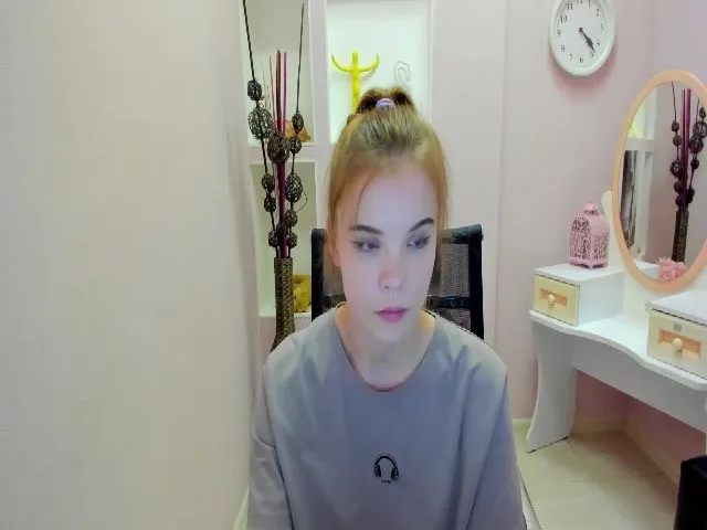 Live sex webcam photo for VeronicaRangy #264630767