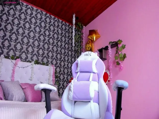 Live sex webcam photo for Silvana_21_ #258153592