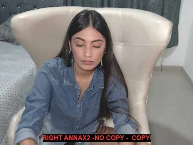 Live sex webcam photo for AnnaX2 #265054930