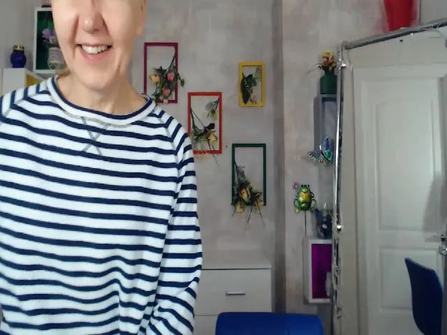 Live sex webcam photo for Greybunny #256865788