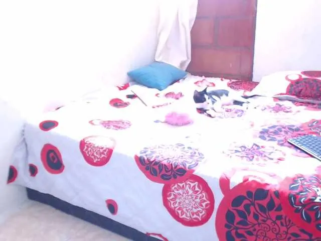 Live sex webcam photo for KiaraKaneel #241140754