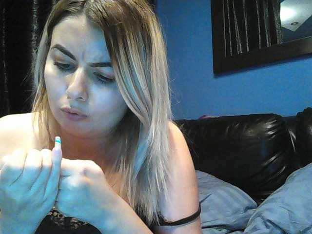 Live sex webcam photo for Imagicgirl98 #241350490