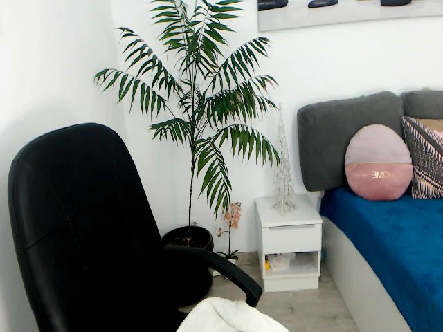 Live sex webcam photo for Mayareies #253130832