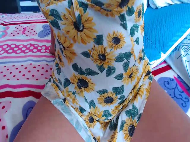 Live sex webcam photo for Angie_05 #257642720