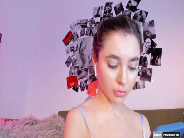Live sex webcam photo for SpicyTrouble #258765252