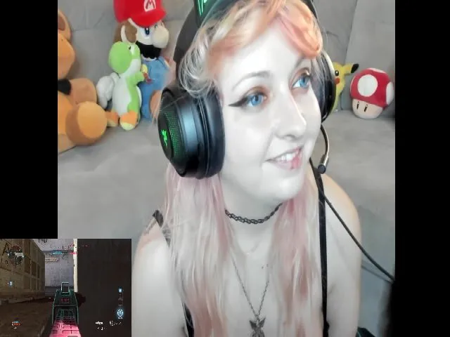 Live sex webcam photo for PrincessBluu #258321742