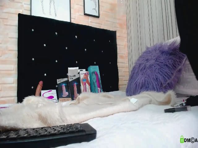 Live sex webcam photo for Roxana_06 #254064431