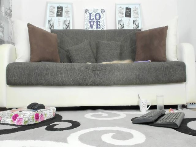 Live sex webcam photo for Jessyblondex #260190930