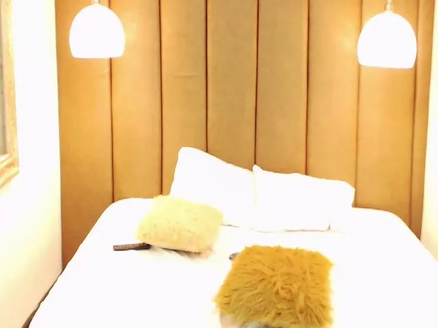 Live sex webcam photo for Polyhadid #253120971