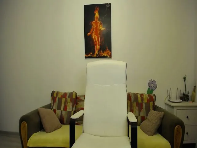 Live sex webcam photo for Ellyaa #260844671