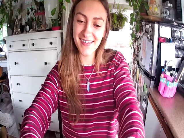 Live sex webcam photo for Sexylexi211 #262217551