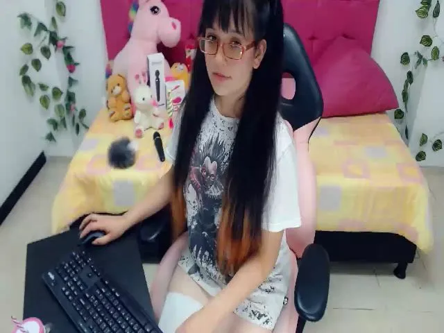 Live sex webcam photo for Pink_queenn #254714573