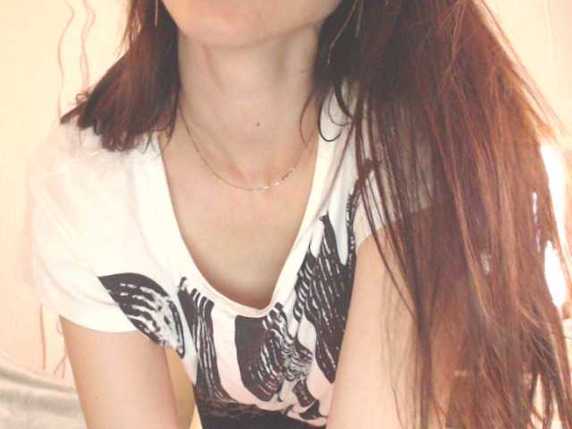 Live sex webcam photo for SexyQueen333 #254040310