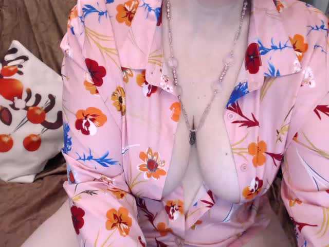 Live sex webcam photo for oksiss #240943191