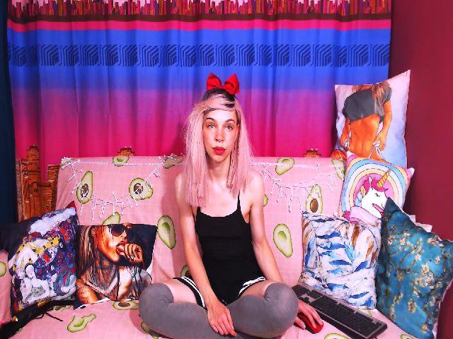 Live sex webcam photo for Lolly_Goddess #258129183