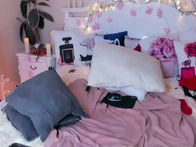 Live sex webcam photo for Marrygrayes #255421475